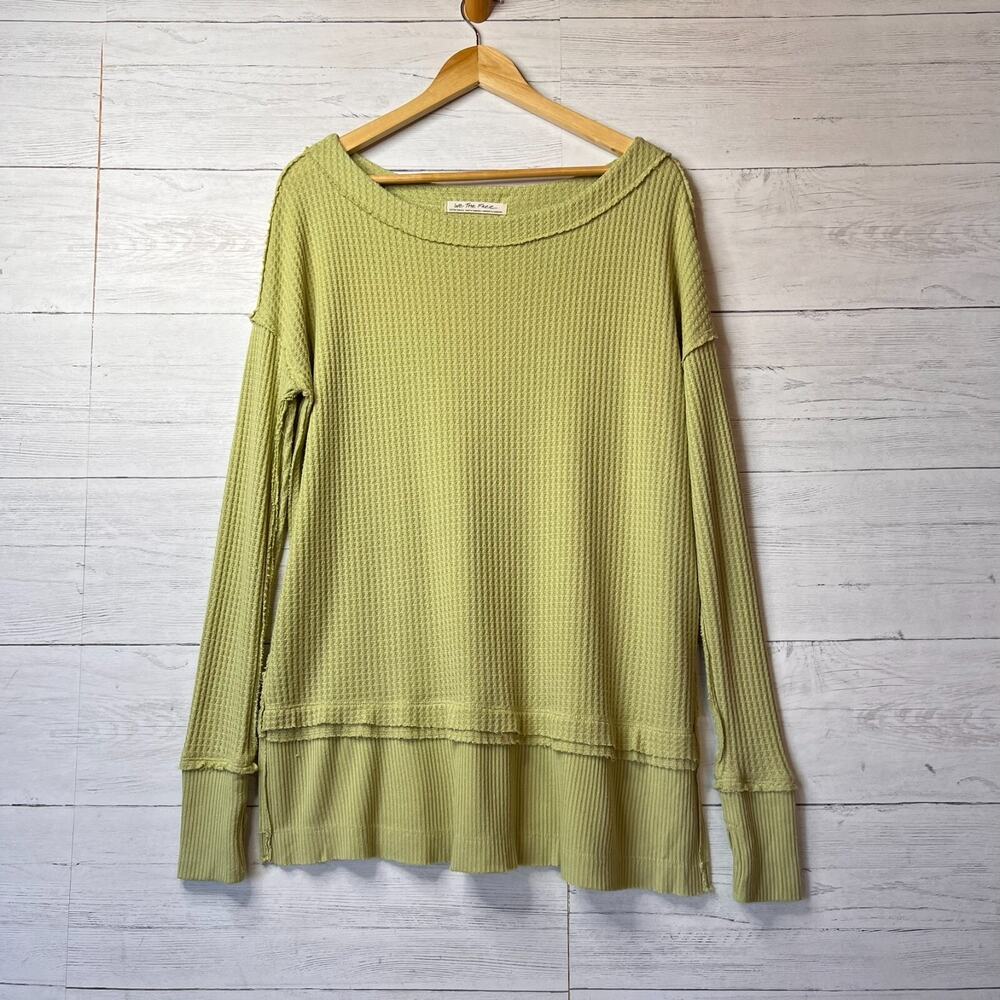 We the Free Top Womens Size XS Pear Green North Short Thermal Thumb Holes Slouch
